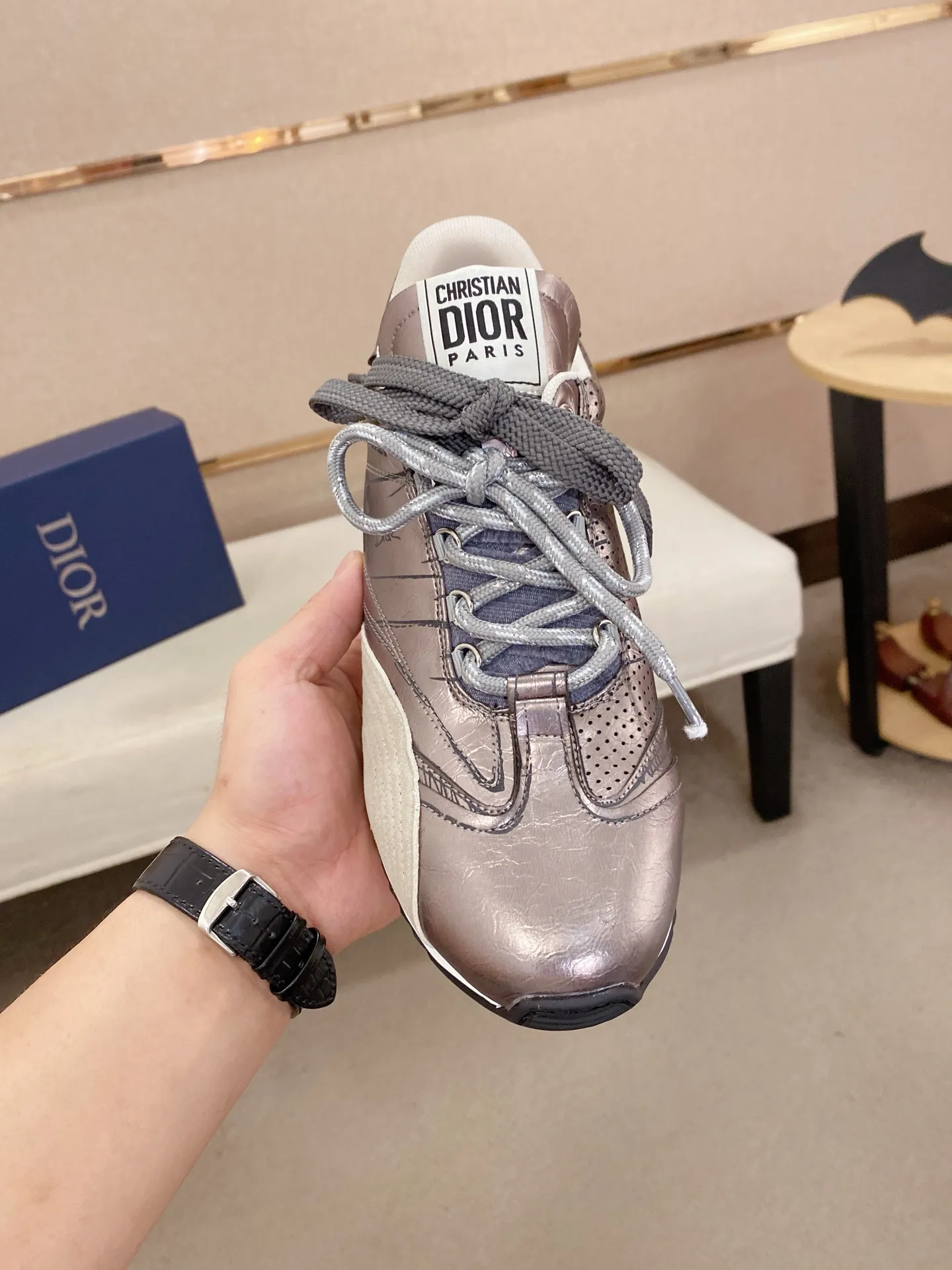 Men's shoes💰: 500💰Couple style💏 [Dior·Dior] New casual sports style men's shoes, new spring and summer design, perfect workmanship, lace-up lazy style to create wardrobe quality, upper: imported first-layer cowhide, mesh breathable lining soft and comfortable, ultra-light TPU wear-resistant outsole, simple, versatile fashion men's shoes, excellent color code number 35--44. (45,46 customized items are not returnable or exchangeable)